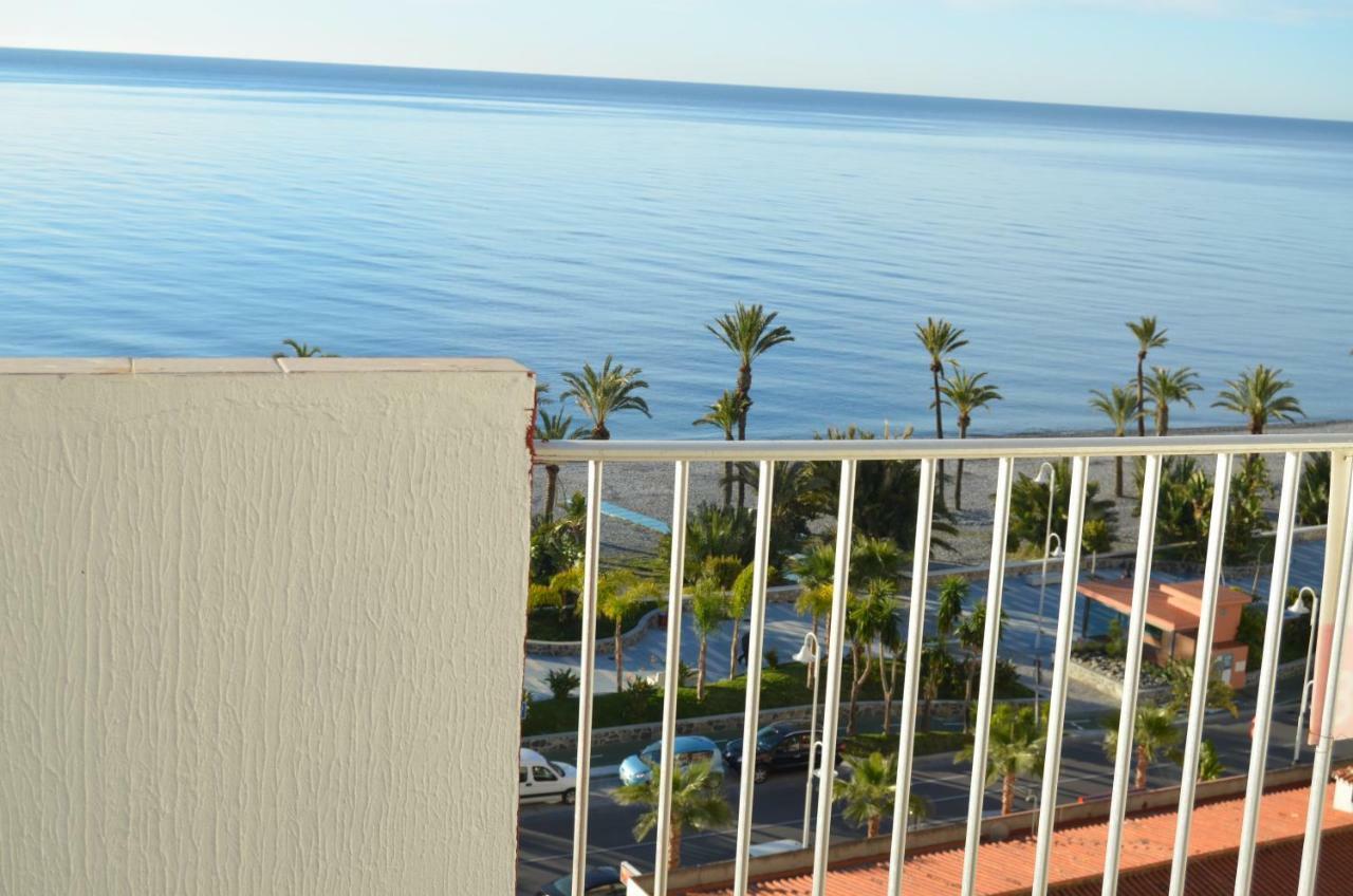 Apartmán Apartamento Reformado En Primera Linea De Playa Almuñécar Exteriér fotografie